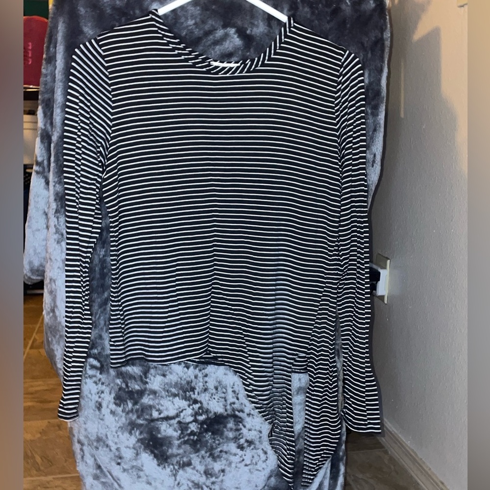 MEDIUM | Olivia Rae | Black and White Frenchy Style Shirt (check description)